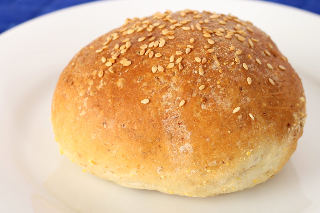 كايزر الحبة الكاملة بالسمسم (250 جرام)