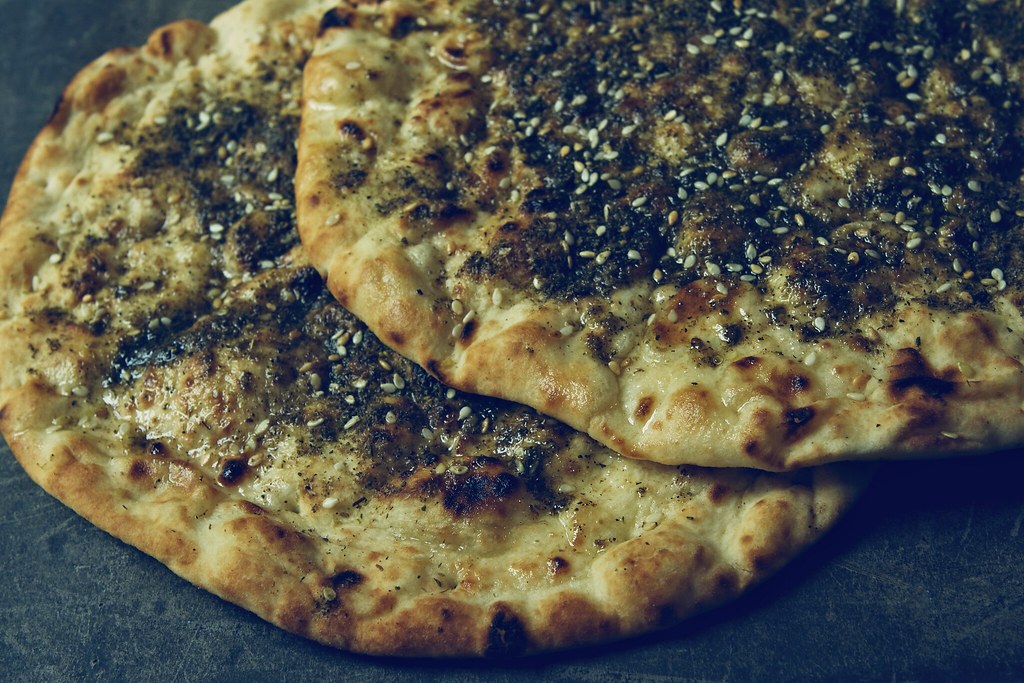قرص الحبة الكاملة بالجبنة والزعتر (250 جرام)